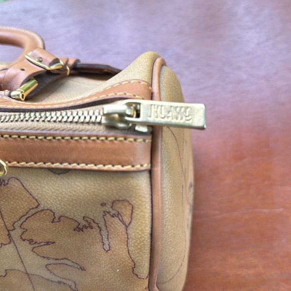 Authentic Alviero Martini Speedy 30 Handbag NWOT no Flaws. - Picture 8 of 14